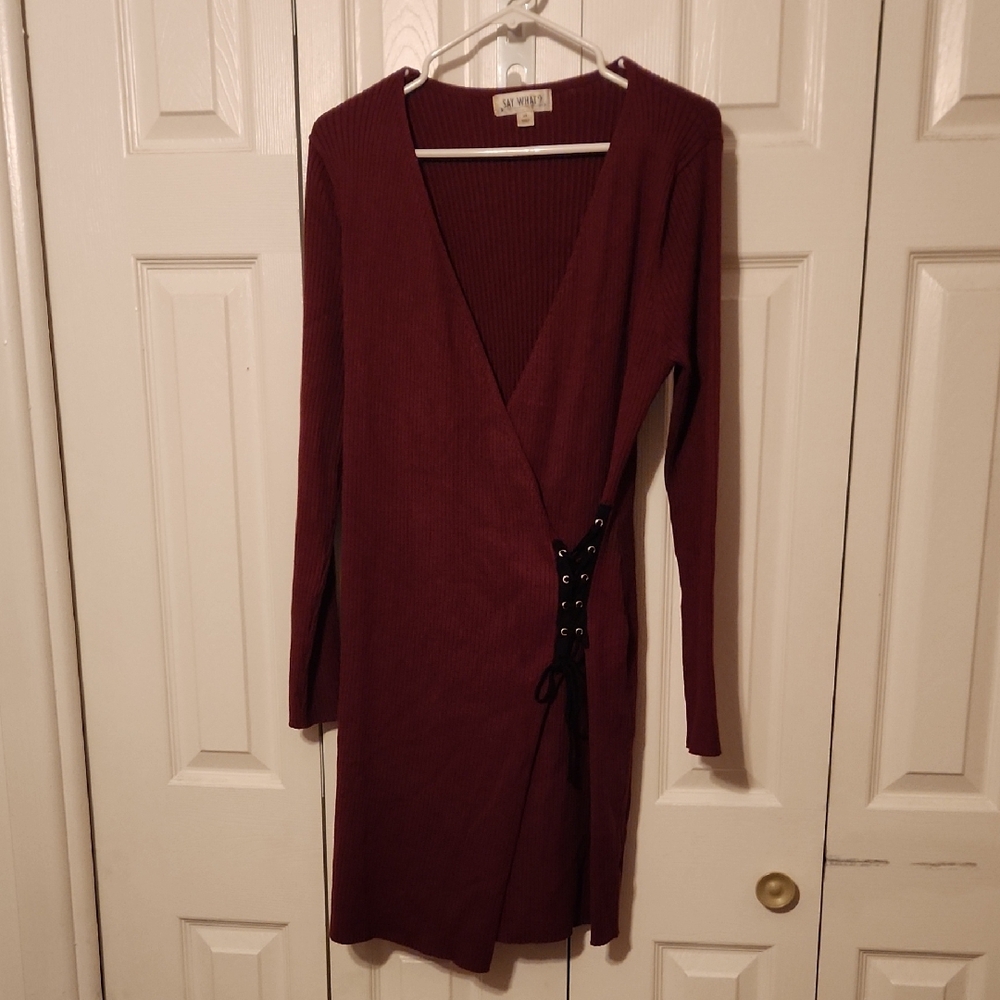 🪩 2/$15 // SAY WHAT?: V-Neck Burgandy Wrap Dress